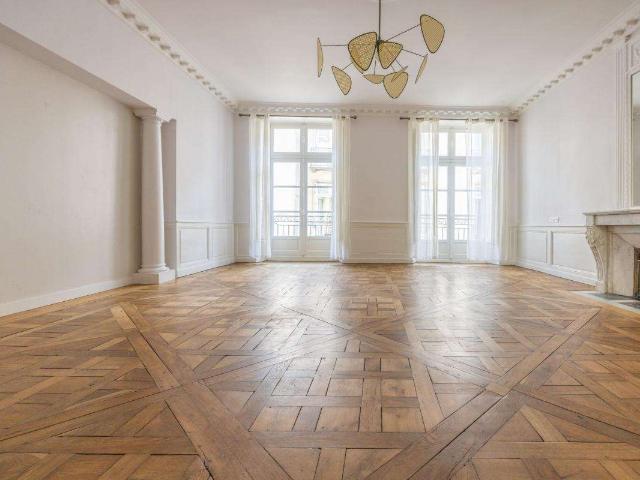 Location appartement 4 pièces Nantes Centre Ville 44