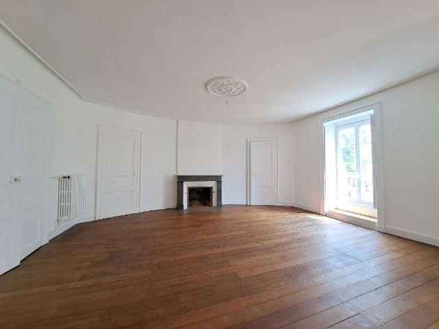 Location appartement 4 pièces Nantes Centre Ville 44