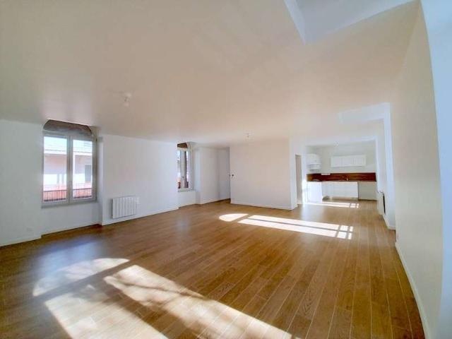 Location appartement 4 pièces Nantes Centre Ville 44