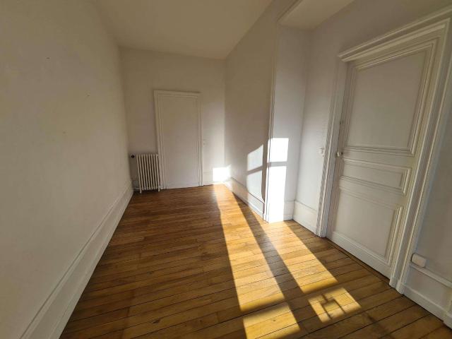 Location appartement 4 pièces Nantes Centre Ville 44