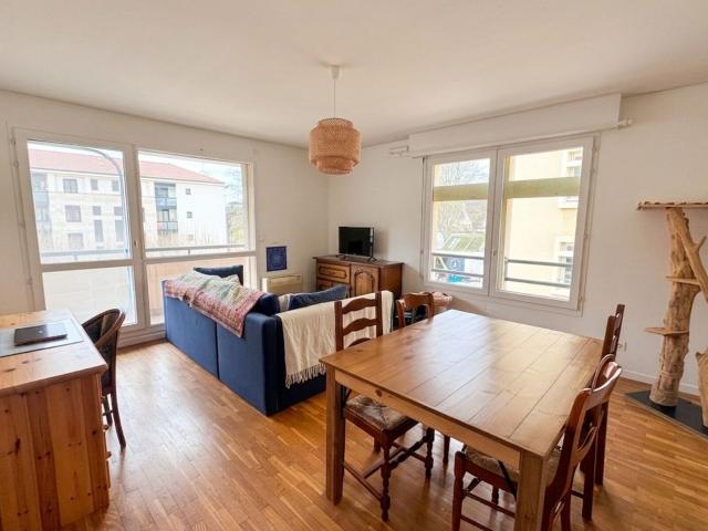 Location appartement, 53.41 m² T 2 à Vienne, 895 €