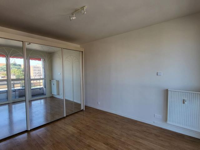 Location appartement, 53.37 m² T 2 à Agen, 680 €