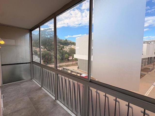 Location appartement, 50.11 m² T 2 à Saint Laurent du Var, 1 350 €