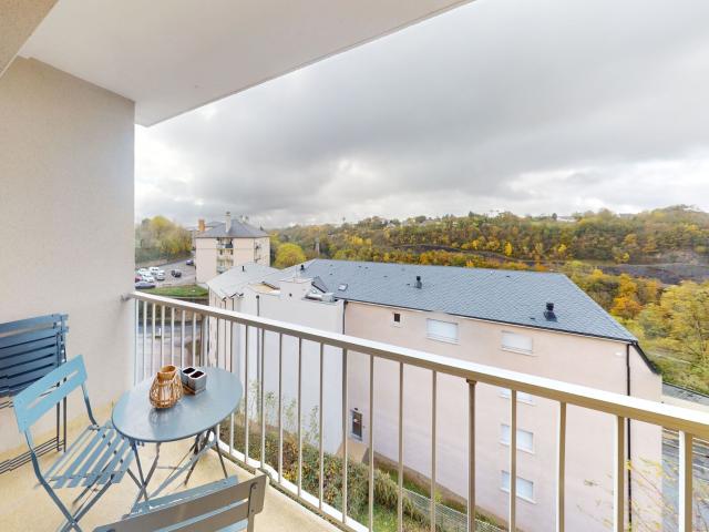 Location appartement, 51.46 m² T 2 à Rodez, 585 €
