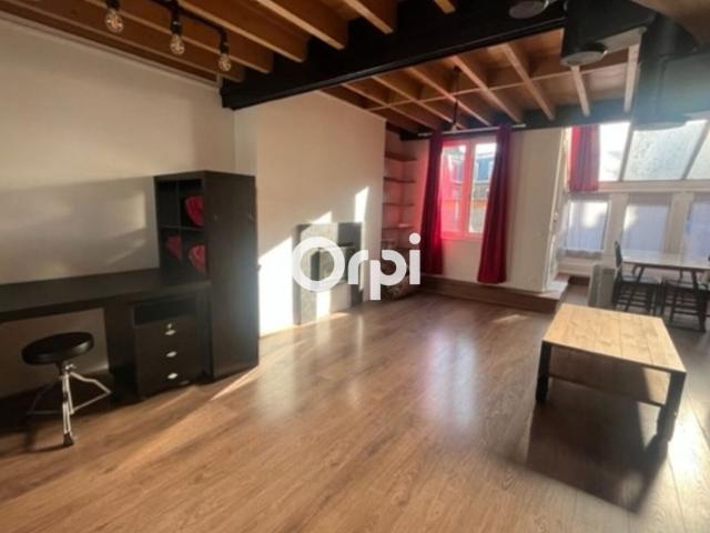 Location appartement, 51.9 m² T 2 à Lille, 960 €