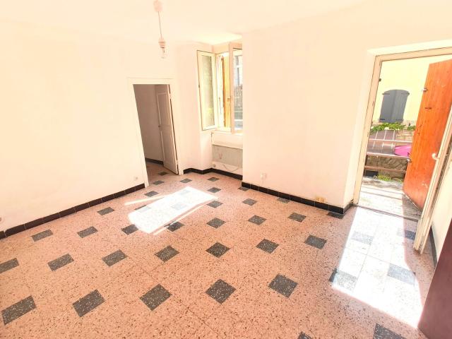 Location appartement, 51 m² T 2 à Les Vans, 550 €