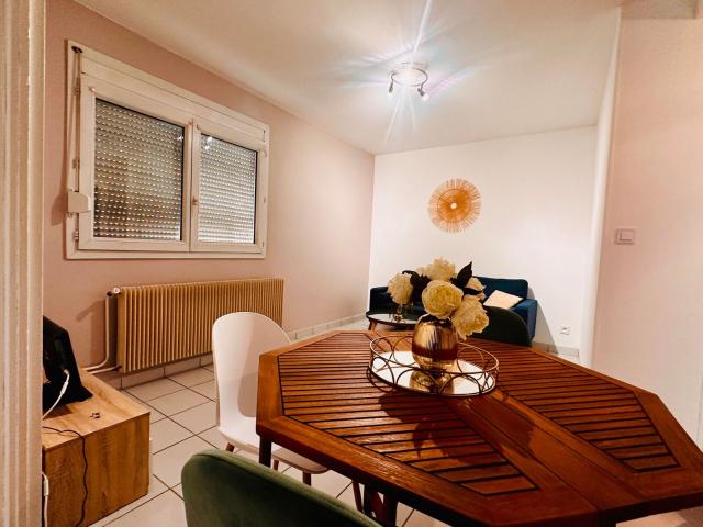 Location appartement, 52.75 m² T 3 à Dijon, 655 €