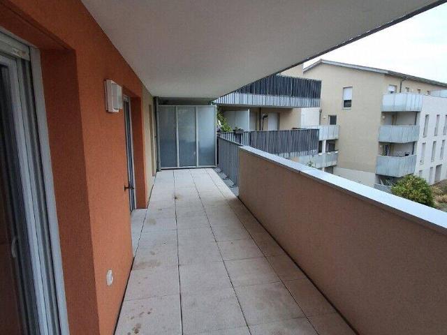Location Appartement 52 m² à Rillieux la Pape 858 ¤ CC /mois