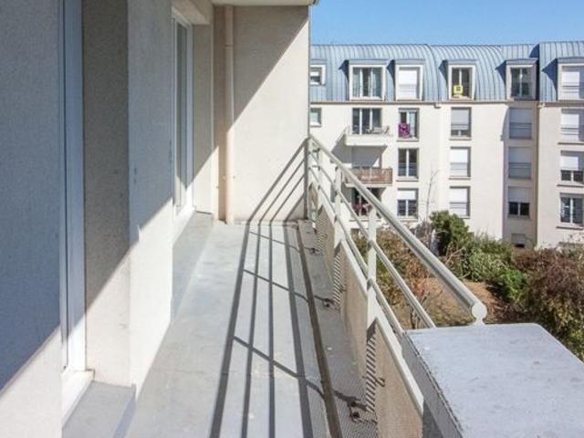 Location appartement, 57.14 m² T 3 à Cergy, 1 200 €