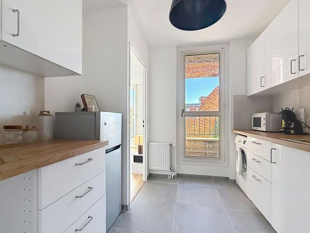 Location appartement, 54.09 m² T 2 à Guyancourt, 1 080 €