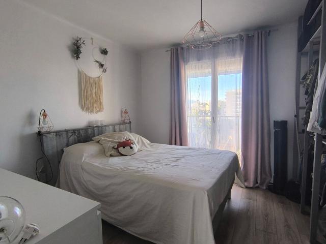 Location appartement, 54.35 m² T 3 à Marseille 9, 997 €