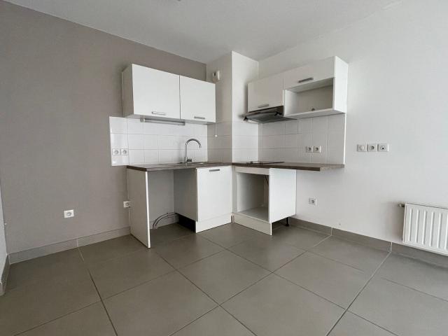 Location appartement, 55.45 m² T 3 à Juvignac, 849 €