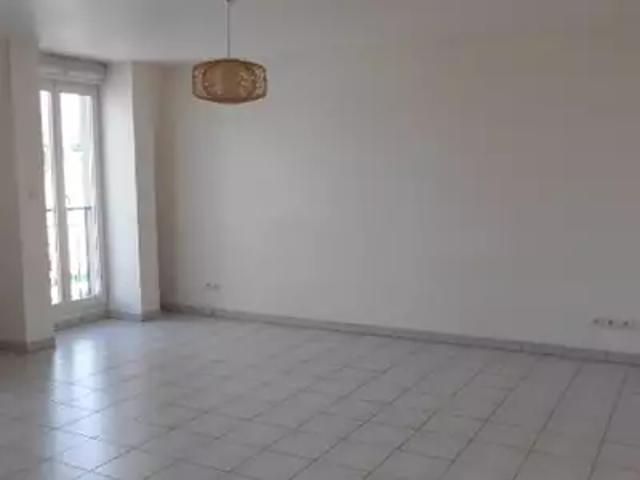 location appartement, 55.79 m² au dernier étage