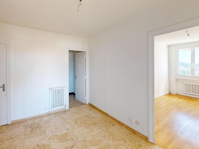Location appartement, 56.59 m² T 2 à Saint Étienne, 410 €