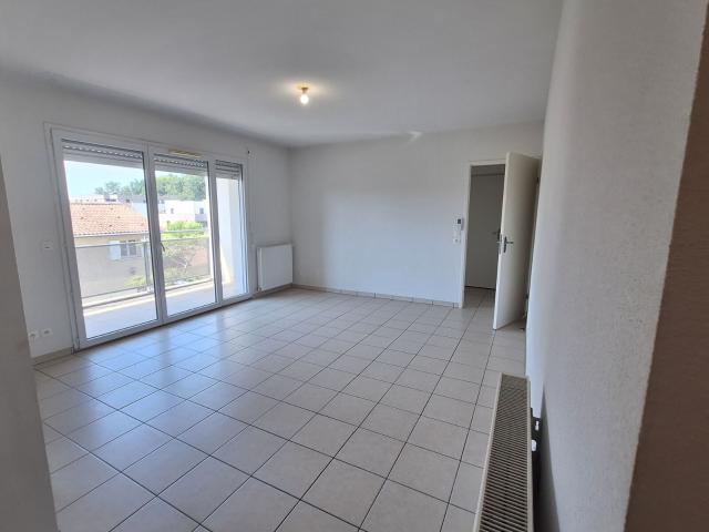 Location appartement, 56.13 m² T 3 à Pessac, 895 €