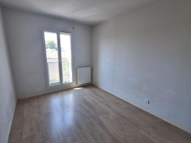Location appartement, 56.13 m² T 3 à Pessac, 895 €