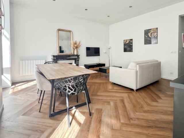 Location appartement, 58.94 m² T 2 à Pau, 790 €