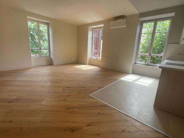 Location appartement, 58.96 m² T 3 à Saint Germain au Mont d'Or, 920 €