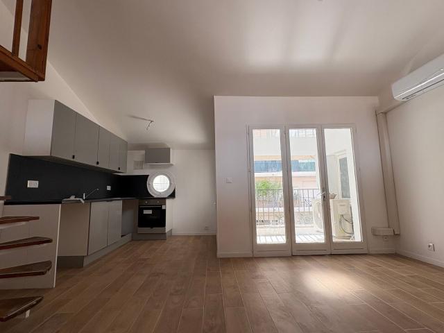 Location appartement, 59.39 m² T 3 à Nice, 1 400 €
