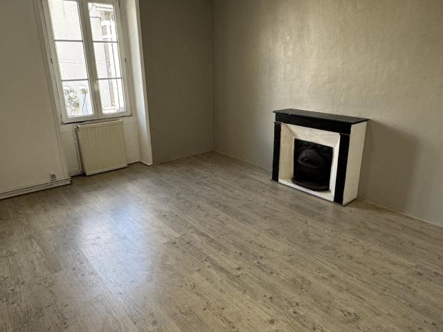 Location Appartement 5 pièce s 63 m² | 1255 € Nantes Réf.LA4093 DOMINNO44