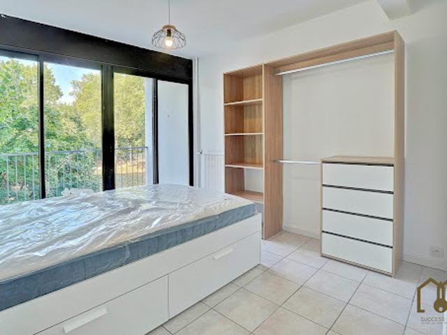 Location Appartement 5 pièces 70.7 m2 Vaulx en Velin