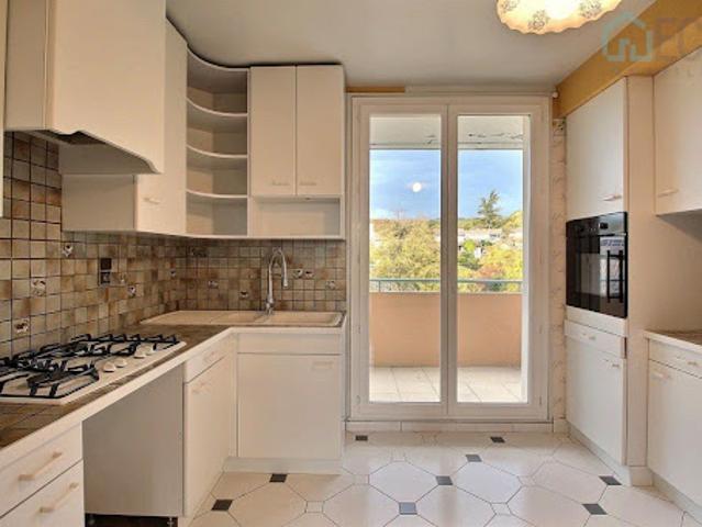 Location Appartement 5 pièces 71.92 m2 Montceau