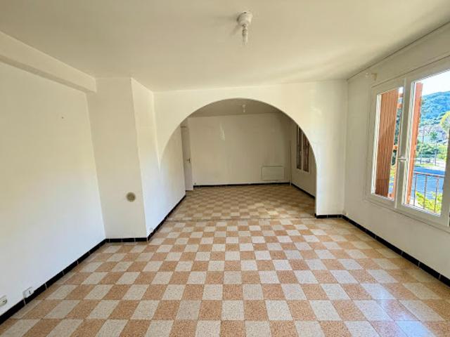 Location Appartement 5 pièces 78 m2 Meyrargues