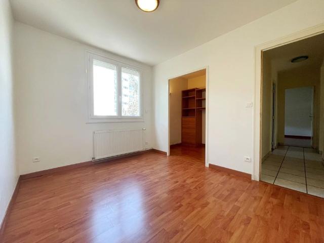 Location Appartement 5 pièces 79m² CHOLET 49300