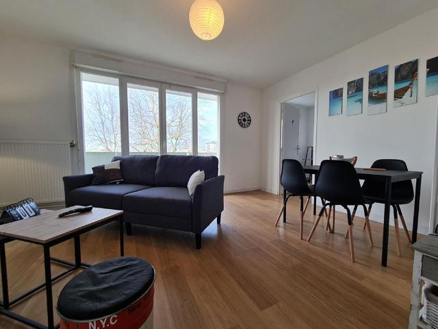 Location Appartement 5 pièces 83m²