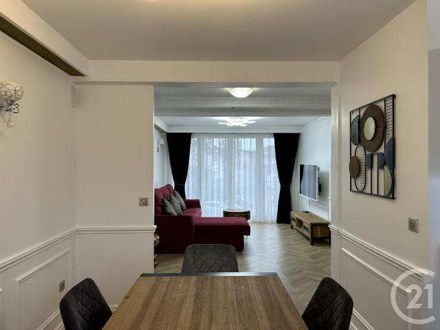 Location Appartement 5 pièces 80m² FONTAINEBLEAU 77300