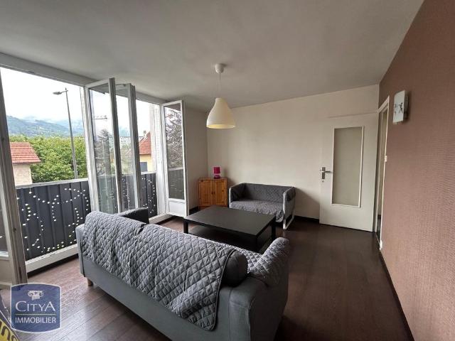 Location Appartement 5 pièces 81m² ST MARTIN D HERES 38400