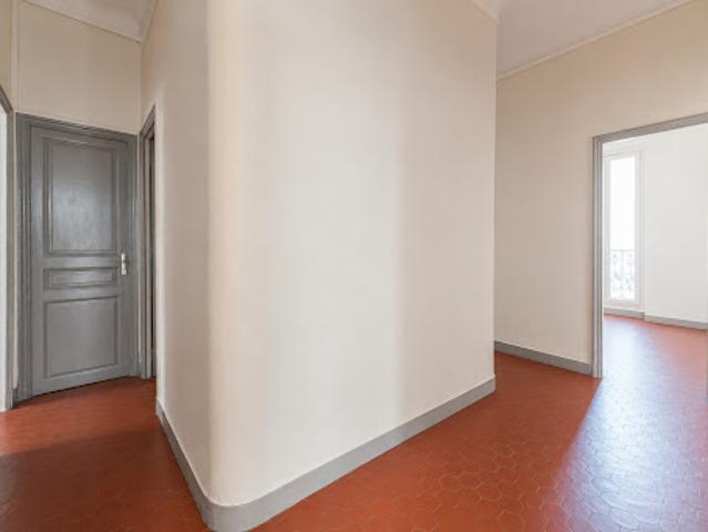 Location Appartement 5 pièces 82 m2 Marseille 6ème