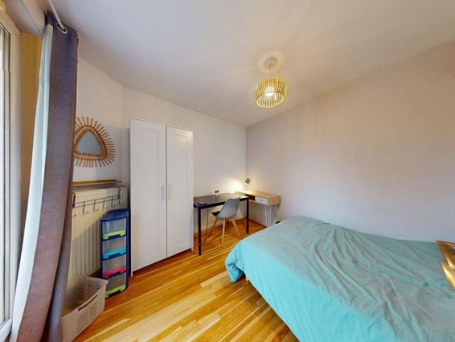 Location Appartement 5 pièces 84m² VILLEURBANNE 69100