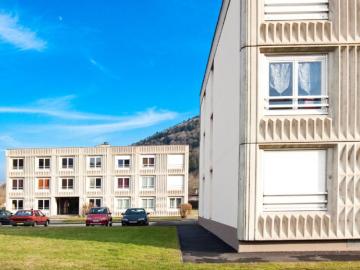 Location: Appartement 5 pièces 93 m2 – ST HIPPOLYTE