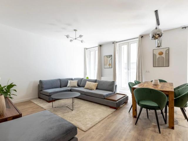 Location Appartement 5 pièces 93m² MARSEILLE 6ème
