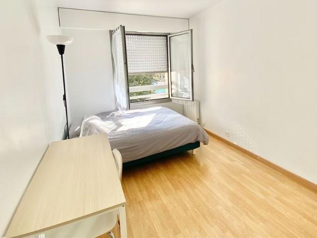 Location Appartement 5 pièces 90m² LE KREMLIN BICETRE 94270