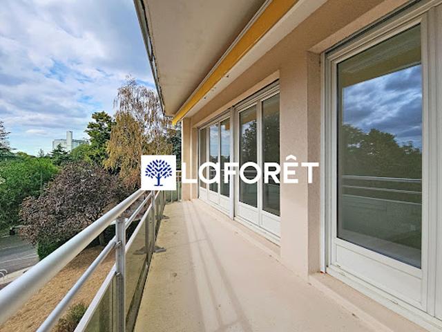 Location Appartement 5 pièces 91.58 m2 Saint Germain en Laye