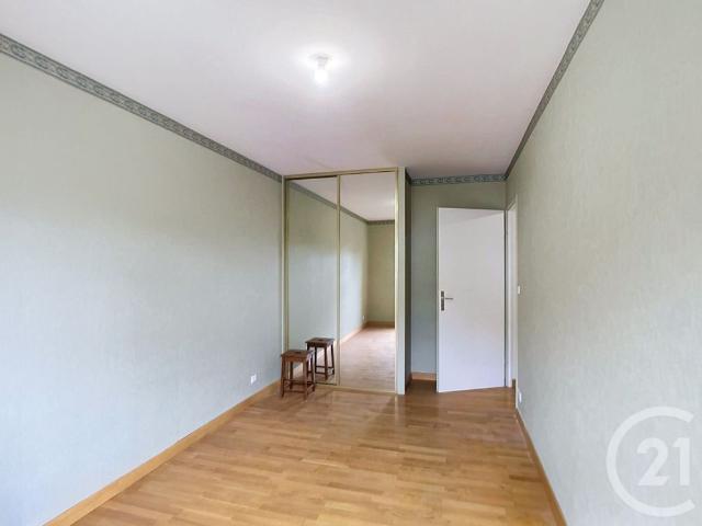 Location Appartement 5 pièces 91m² CREPY EN VALOIS 60800