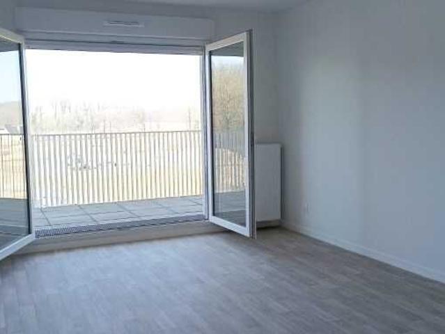 Location Appartement 5 pièces 91m² MELUN 77000