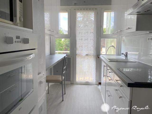 Location Appartement 5 pièces 91m² ST GERMAIN EN LAYE 78100
