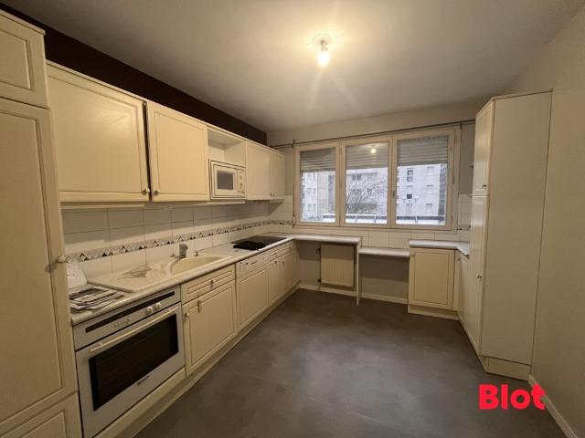 Location Appartement 5 pièces 91m² RENNES 35000