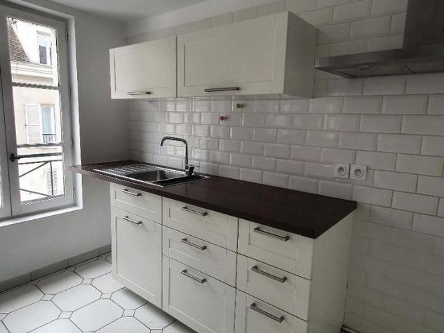 Location Appartement 5 pièces 94m² FONTAINEBLEAU 77300