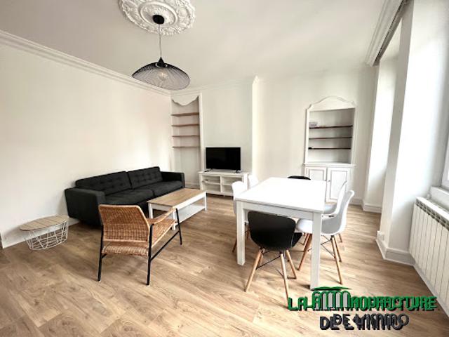 Location Appartement 5 pièces 96.11 m2 Saint Etienne