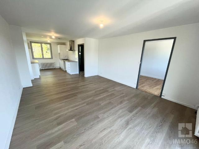 Location Appartement 5 pièces 96m² CAHORS 46000