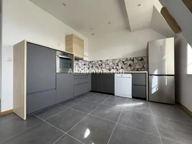 Location Appartement 5 pièces 98 m2 à Lons le Saunier
