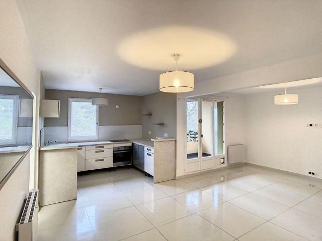 Location Appartement 5 pièces 99m² ANTIBES 06600