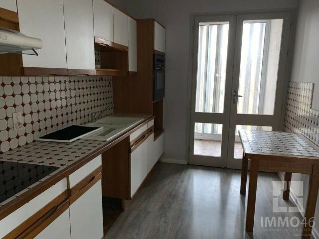Location Appartement 5 pièces 100m² CAHORS 46000