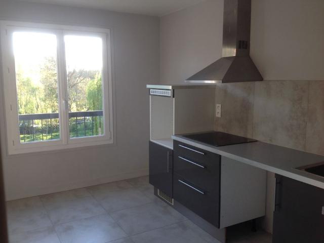 Location Appartement 5 pièces 102m² ST BRICE COURCELLES 51370