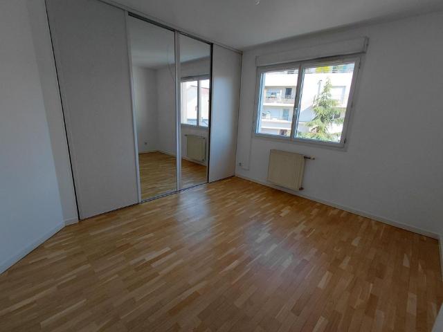Location Appartement 5 pièces 103m² VILLEURBANNE 69100