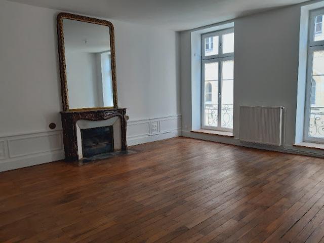 Location Appartement 5 pièces 104.55 m2 Nevers